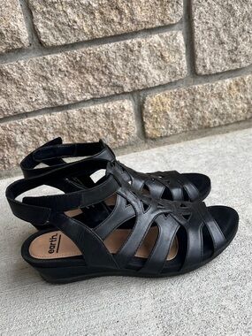 Earth Black Leather Cutout Wedge Sandals